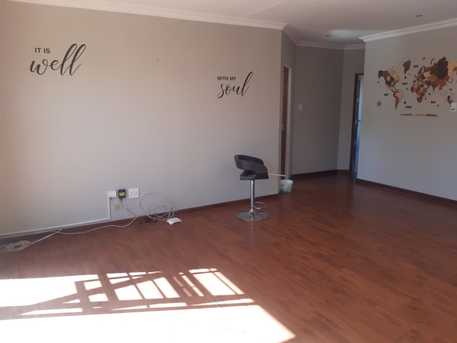 To Let 3 Bedroom Property for Rent in Hillside Free State